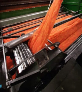 Machine weaving loom